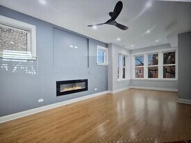 4524 N Central Park Ave, Unit 2 in Chicago, IL - Building Photo