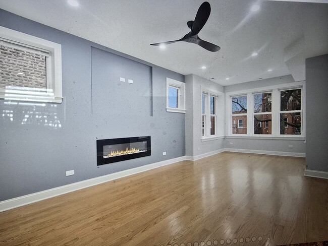 4524 N Central Park Ave, Unit unit 2