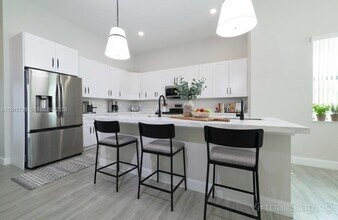 4024 SW 52nd St in Fort Lauderdale, FL - Building Photo - Building Photo