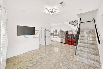 17426 Elkwood St in Los Angeles, CA - Building Photo - Building Photo