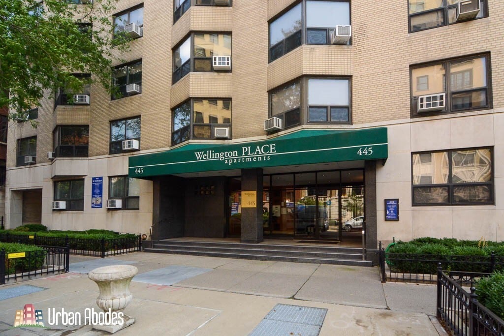 429 W Wellington Ave, Unit A05C in Chicago, IL - Foto de edificio
