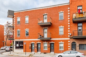 5599 Hadley Rue in Montréal, QC - Building Photo - Building Photo