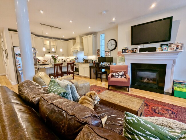 property at 925 E Broadway