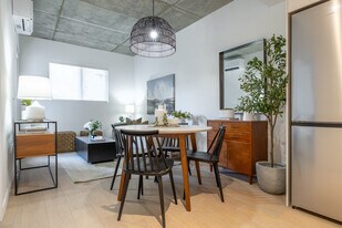 Joseph in Montréal, QC - Building Photo