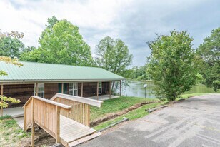 314 Indian Pointe Dr in Starkville, MS - Building Photo