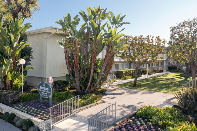 Leeward Apartments in Costa Mesa, CA - Building Photo - Building Photo