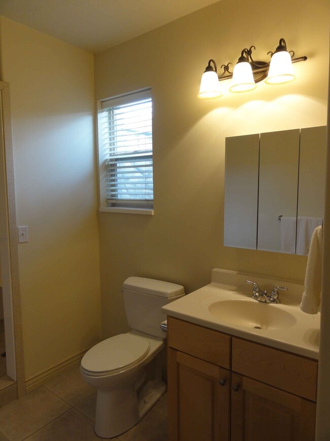 8687 S Cajean Cir in West Jordan, UT - Foto de edificio - Building Photo