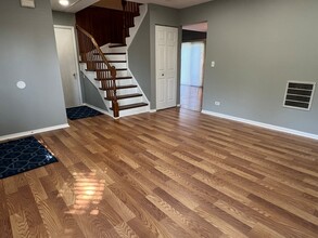 63 Sandhurst Rd in Mundelein, IL - Building Photo - Building Photo
