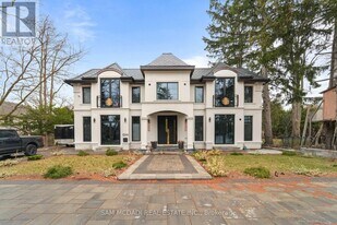 1394 Lorne Park Rd in Mississauga, ON - Building Photo