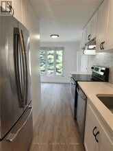 726 Grandview Dr in Oshawa, ON - Building Photo - Building Photo