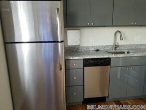 125 Trapelo Rd in Belmont, MA - Building Photo - Building Photo