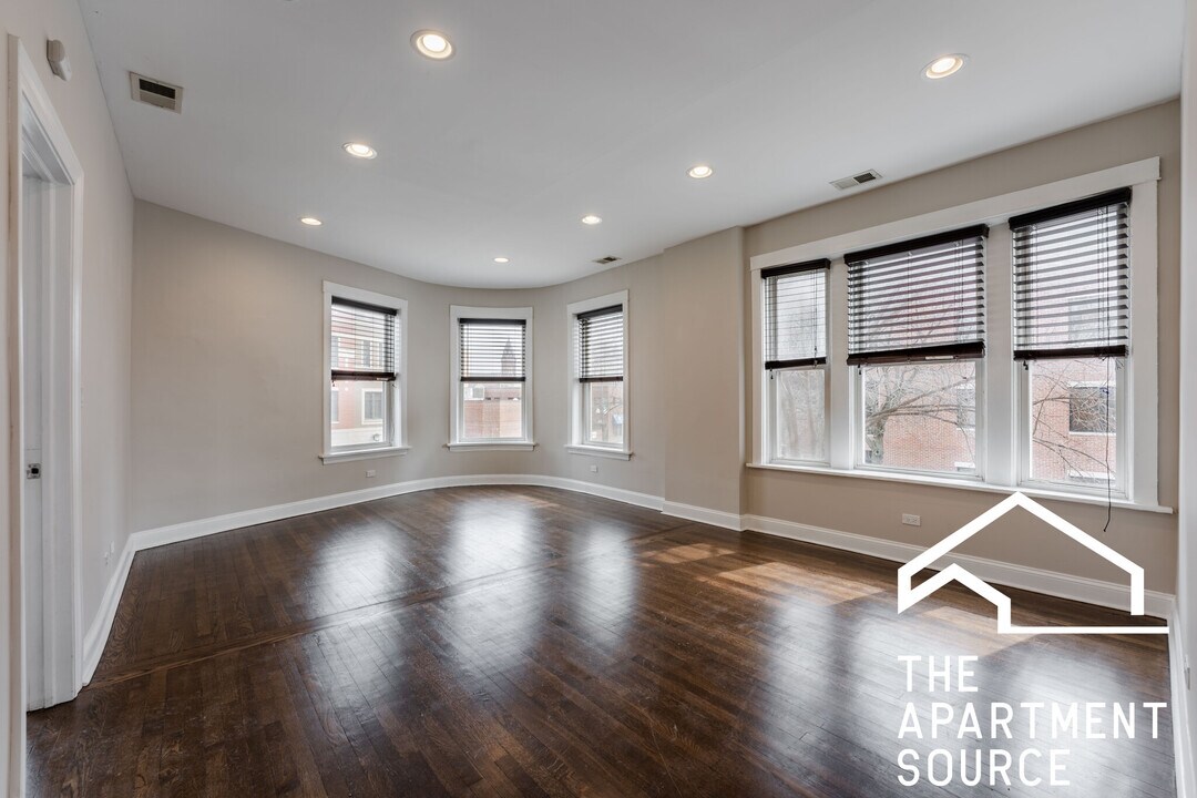 2506 W Argyle St, Unit 2 in Chicago, IL - Foto de edificio