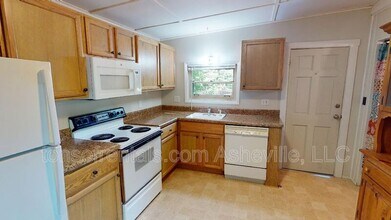 120 Locust Ct in Arden, NC - Building Photo - Building Photo