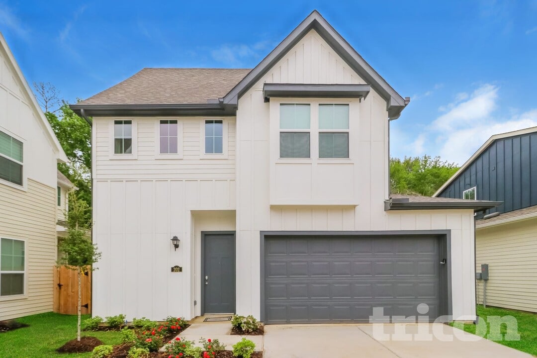 9835 Willow Creek Commerce Dr in Tomball, TX - Building Photo