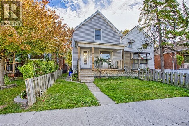 118 Garside Ave N in Hamilton, ON - Building Photo - Building Photo