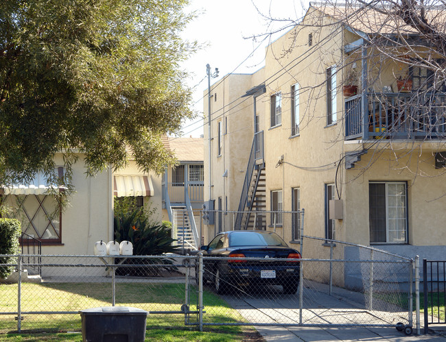 1379 N Arrowhead Ave in San Bernardino, CA - Building Photo - Building Photo