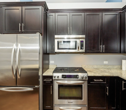 3109 W Augusta Blvd, Unit 1F in Chicago, IL - Building Photo - Building Photo