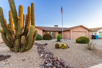 3535 W Saint Moritz Ln in Phoenix, AZ - Foto de edificio - Building Photo