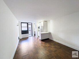 EAST 35 STREET in New York, NY - Building Photo