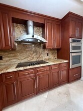 1534 W Harmony Lake Cir in Davie, FL - Foto de edificio - Building Photo