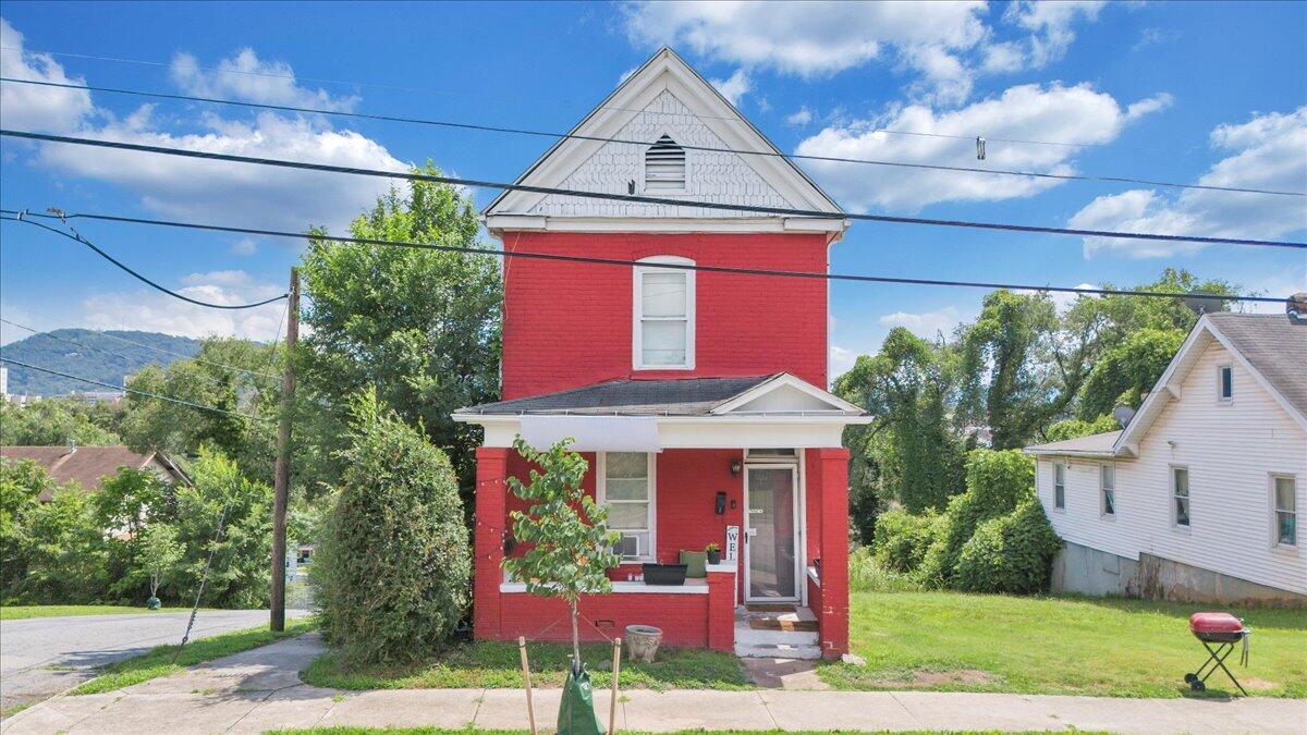 302 Patton Ave NW in Roanoke, VA - Building Photo