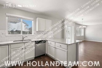 5330 S Malaya Way in Centennial, CO - Building Photo - Building Photo