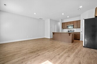 Marin Woods Townhomes in Smithfield, NC - Building Photo - Building Photo