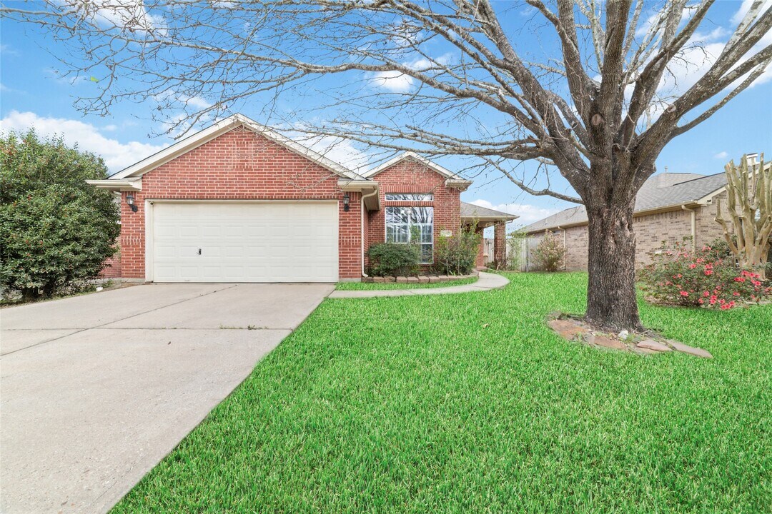 22911 Sebastian Dr in Porter, TX - Building Photo