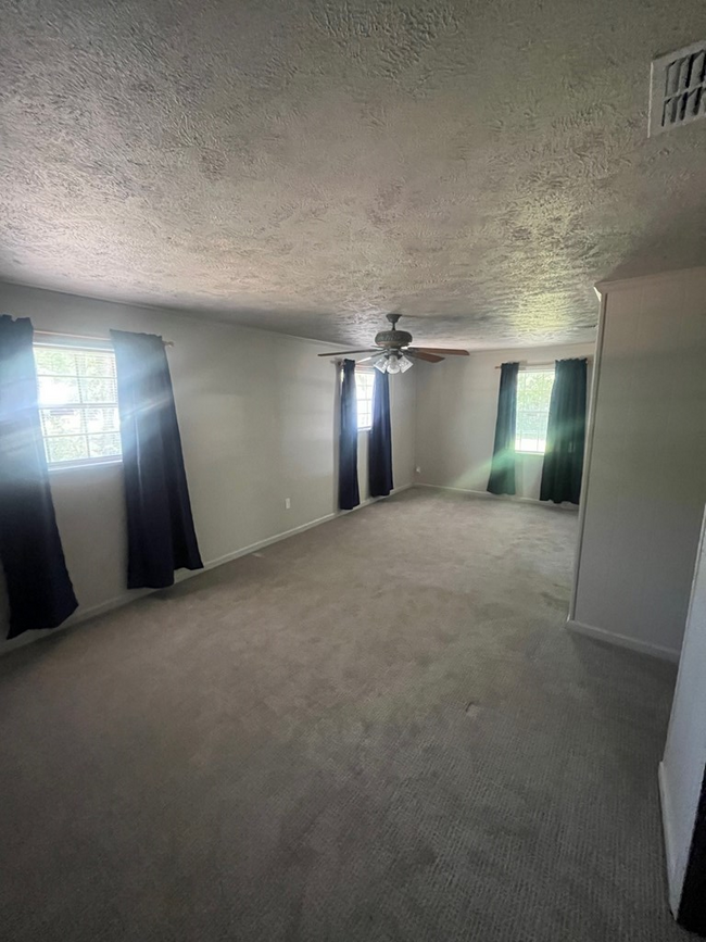 1402 Sally St in Thomasville, GA - Building Photo - Building Photo