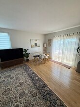 1532 Berkeley St, Unit 7 in Santa Monica, CA - Building Photo - Building Photo