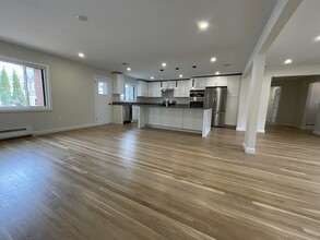46 Woodcliff Rd in Chestnut Hill, MA - Building Photo - Building Photo
