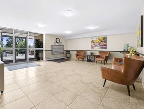 The Brighton in Niagara Falls, ON - Building Photo - Building Photo