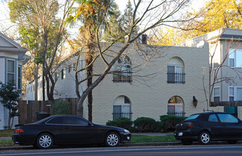 2518 P St in Sacramento, CA - Foto de edificio - Building Photo