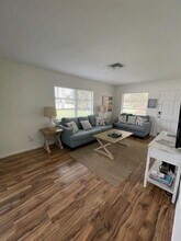 1877 Southpointe Dr in Sarasota, FL - Building Photo - Building Photo