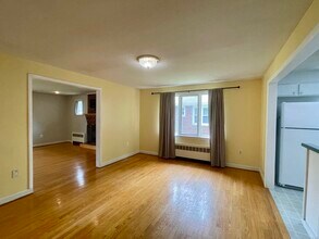 21 Lindy Ln in West Hartford, CT - Building Photo - Building Photo
