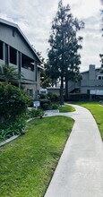 Park Royal Apartments in Anaheim, CA - Building Photo - Building Photo