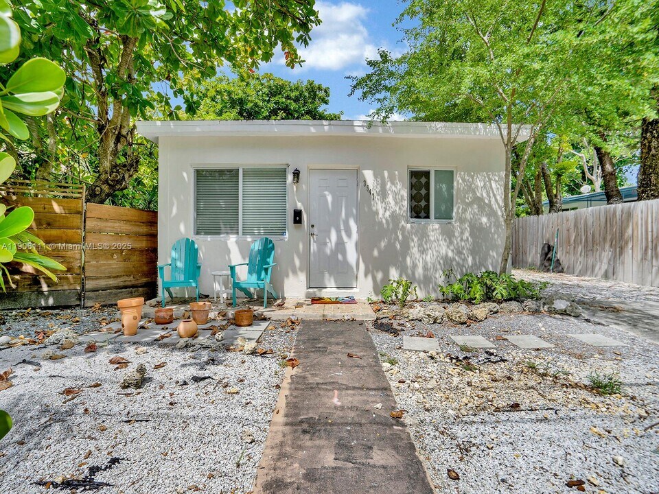 3547 William Ave in Miami, FL - Building Photo