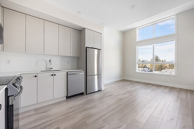 45511-45511 Campus Dr in Chilliwack, BC - Building Photo - Building Photo