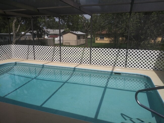 5410 Parnell Ave in Spring Hill, FL - Building Photo - Building Photo