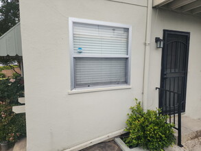 5618 Kester Ave, Unit 5618 Kester Unit 1 in Van Nuys, CA - Building Photo - Building Photo