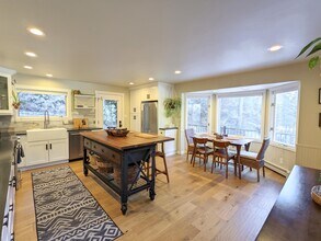 32114 Upper Bear Creek Rd in Evergreen, CO - Building Photo - Building Photo
