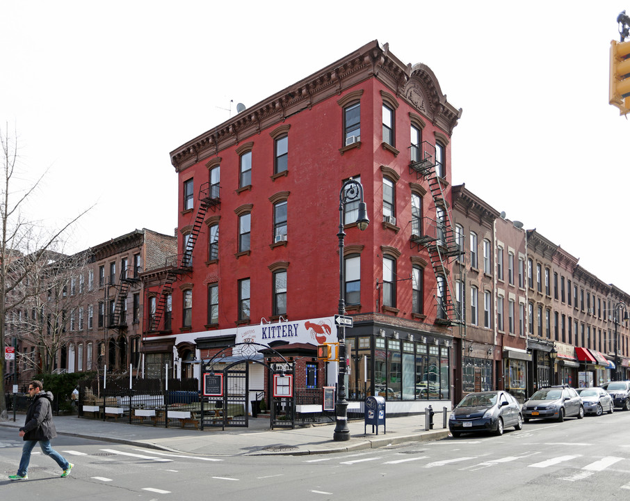 305 Smith St in Brooklyn, NY - Foto de edificio