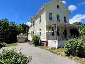 76 Curtis St, Unit 1E in Somerville, MA - Building Photo - Building Photo