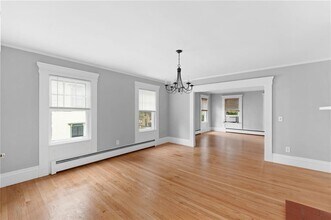 692 Hope St in Bristol, RI - Building Photo - Building Photo