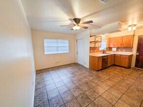 9225 Shepherd Dr in Beaumont, TX - Building Photo - Building Photo