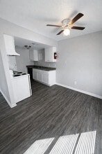 Beautiful, spacious property with an excellent location! in Corpus Christi, TX - Building Photo - Building Photo