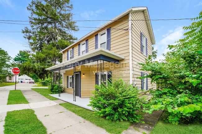 848 E Chestnut St in Lancaster, OH - Foto de edificio - Building Photo