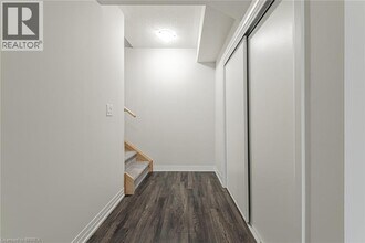 585 Colborne St in Brantford, ON - Building Photo - Building Photo