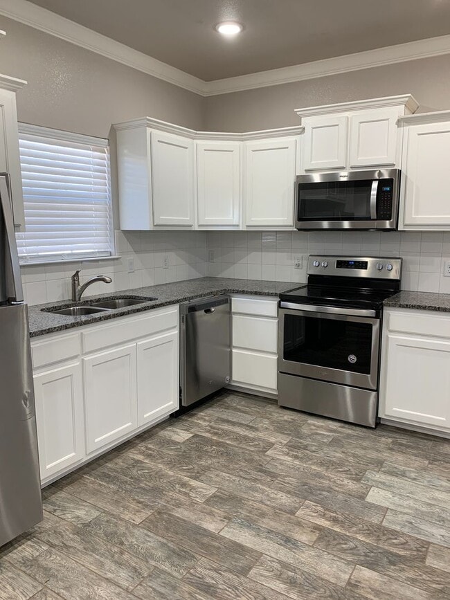 2408 E 14th St in Clovis, NM - Building Photo - Building Photo