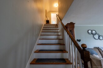 49 Taylor Rd in West Hartford, CT - Building Photo - Building Photo